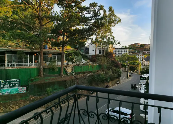 La Pense\'E Hotel - Dalat