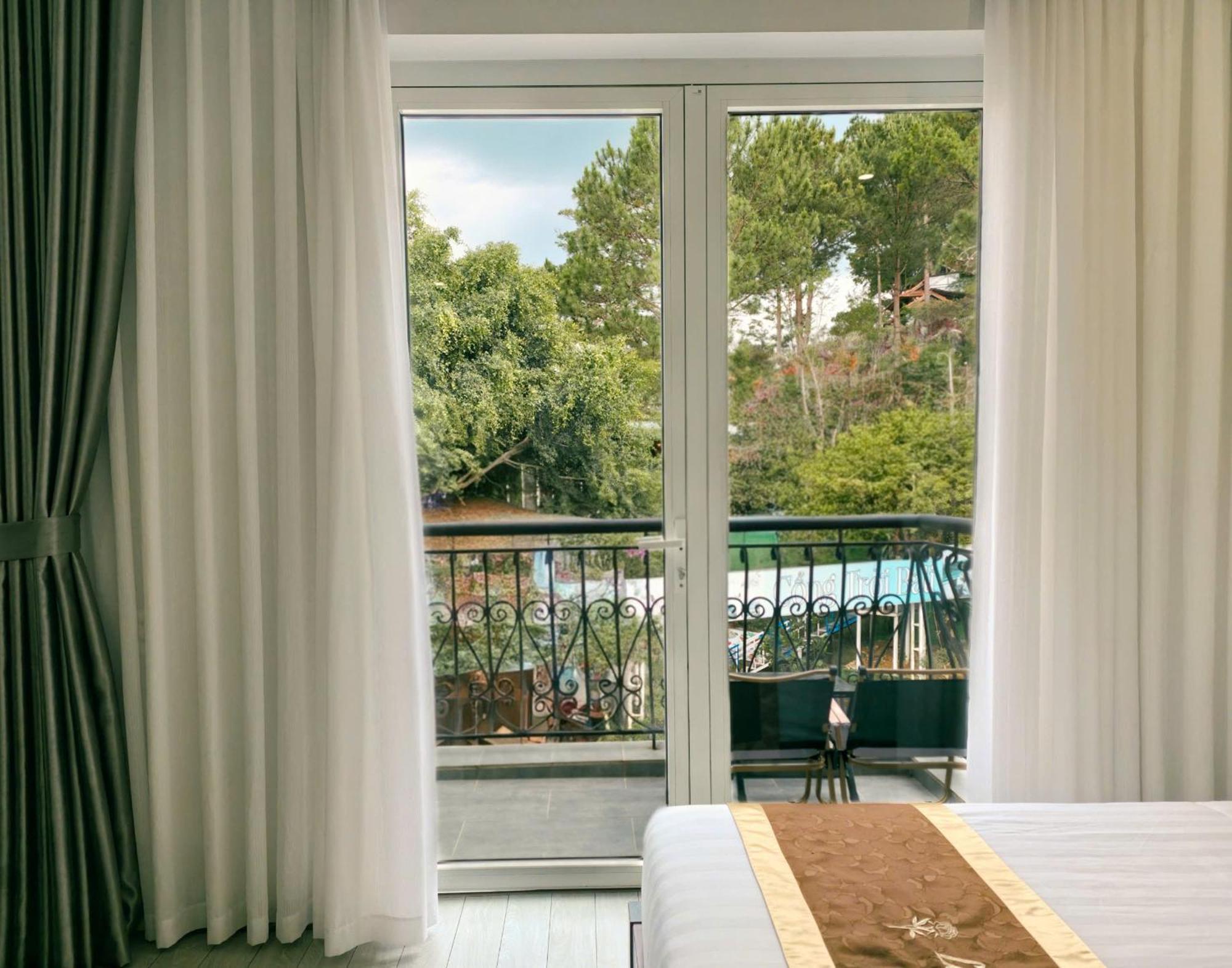 Hotel La Pense'e -